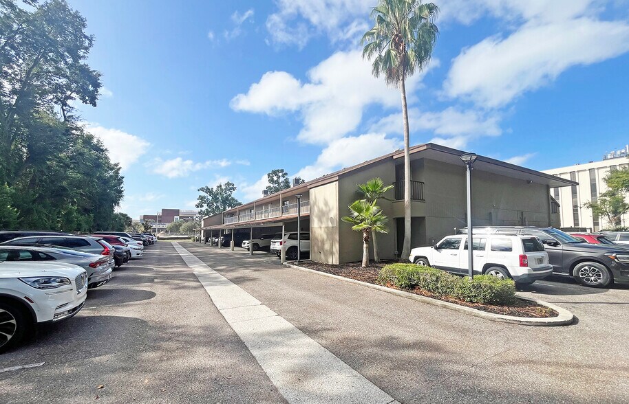 3010 E 138th Ave, Tampa, FL à louer - Photo de l’immeuble – Image 3 sur 4