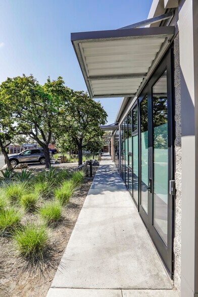 606 Venice Blvd, Venice, CA à louer - Photo de l’immeuble – Image 2 sur 10