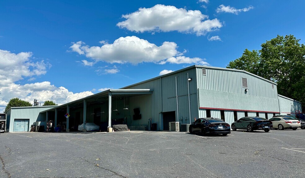 5254 S Pit Rd, Harrisburg, NC à vendre - Photo de l’immeuble – Image 3 sur 7
