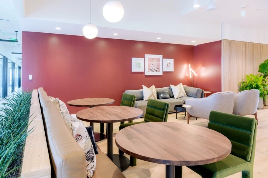 1010 S Federal Hwy, Hallandale Beach, FL à louer - Photo intérieure – Image 3 sur 11
