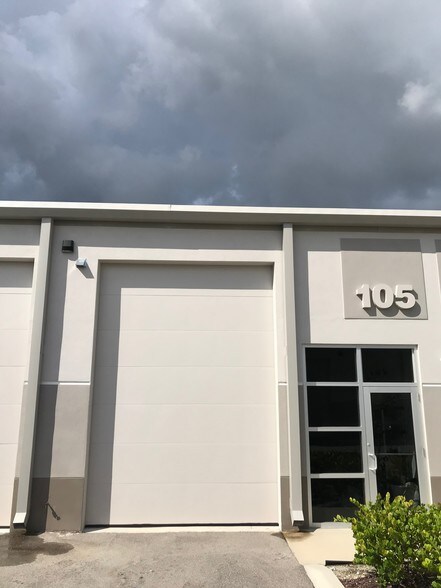 16010 Old 41 N, Naples, FL à louer - Photo de l’immeuble – Image 3 sur 8