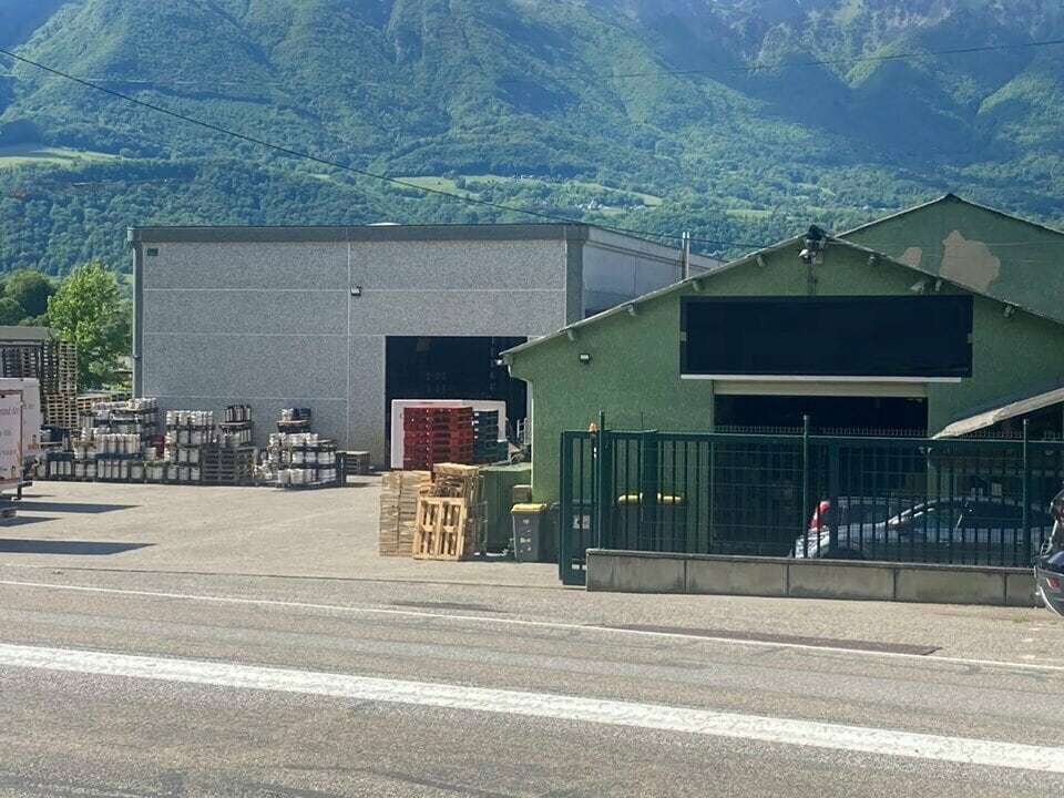 Industriel/Logistique dans Notre-Dame-des-Millières à vendre Photo de l’immeuble– Image 1 sur 4