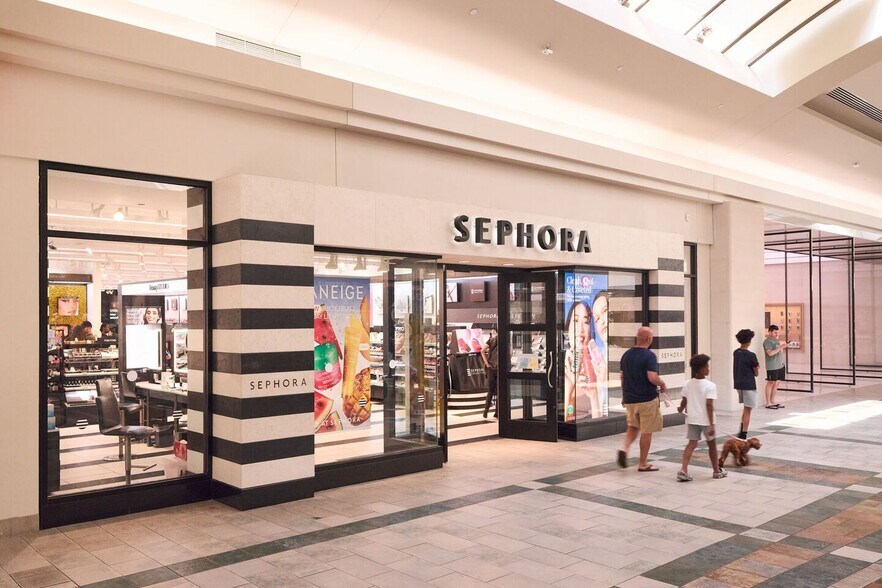 7900 Shelbyville Rd, Louisville, KY à louer - Photo de l’immeuble – Image 2 sur 11