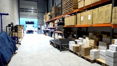 Local d’activités dans La Ciotat à louer Photo intérieure– Image 1 sur 7