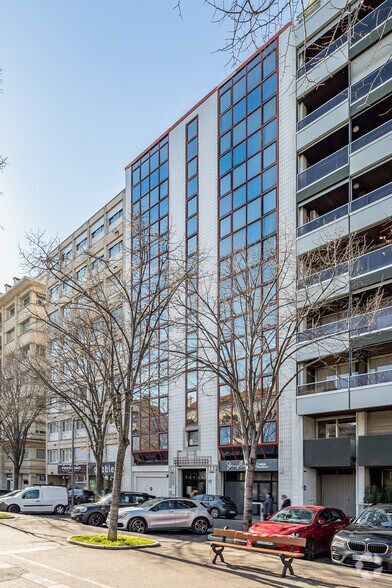 Bureau dans Marseille à vendre - Photo de l’immeuble – Image 3 sur 4