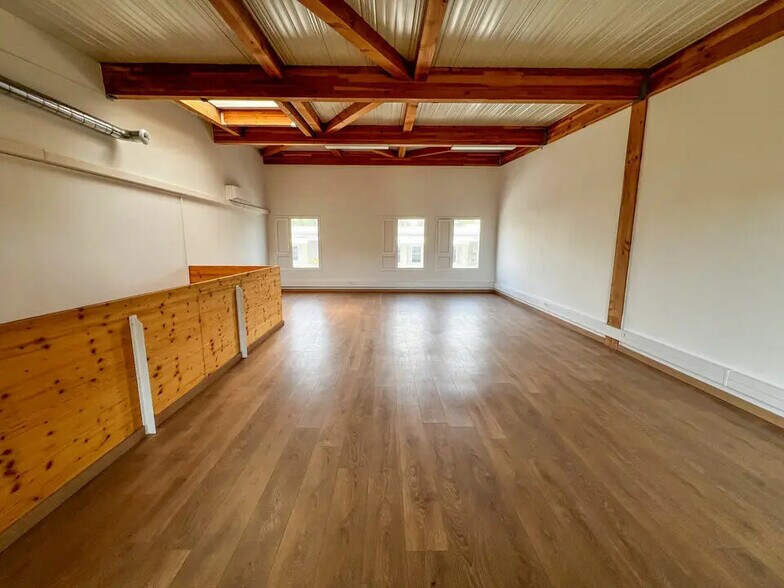 Local d’activités dans Avignon à louer - Photo intérieure – Image 1 sur 5