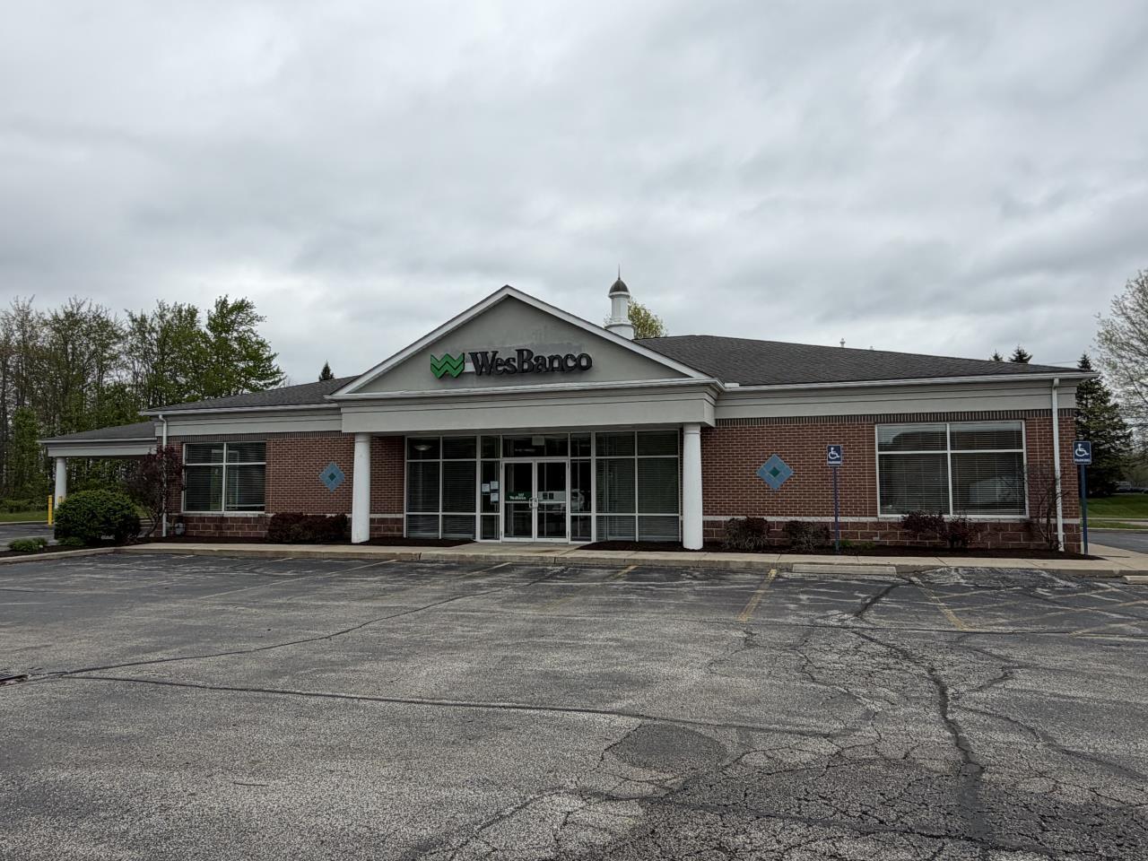 7075 Aurora Rd, Aurora, OH à vendre Photo de l’immeuble– Image 1 sur 14