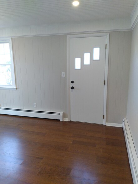 327 Irving Ave, Port Chester, NY à vendre - Photo intérieure – Image 3 sur 8