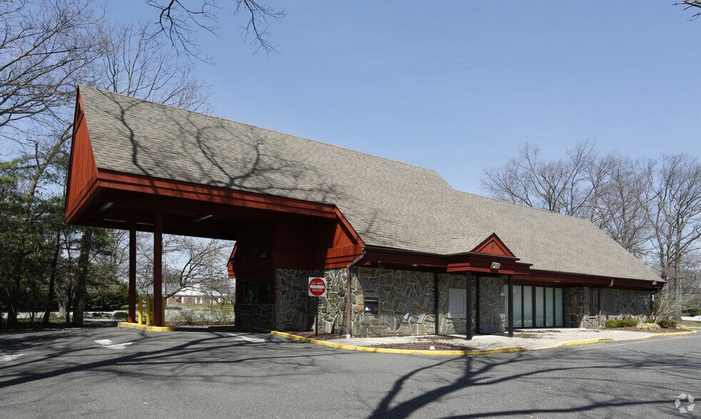 9 Wrangle Brook Rd, Toms River, NJ à louer - Photo principale – Image 1 sur 2
