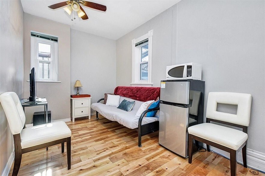 355 Waverley St, Ottawa, ON à louer - Photo intérieure – Image 2 sur 4