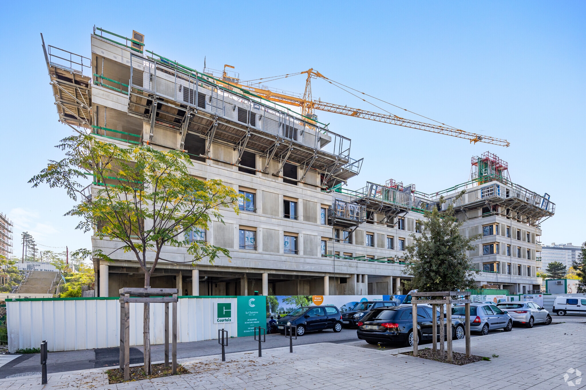 Immeuble residentiel dans Bron à vendre Photo principale– Image 1 sur 3