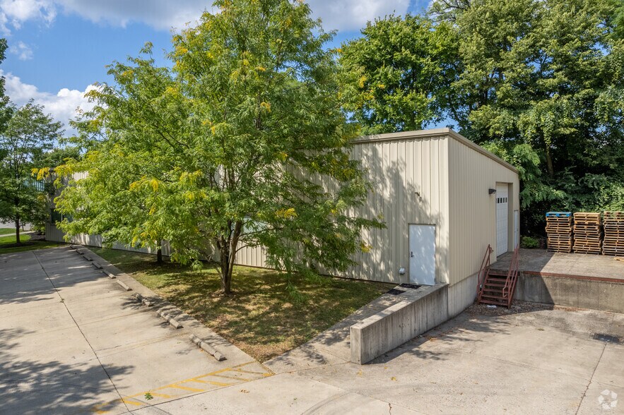 3862 Race Rd, Cincinnati, OH à louer - Photo de l’immeuble – Image 3 sur 24