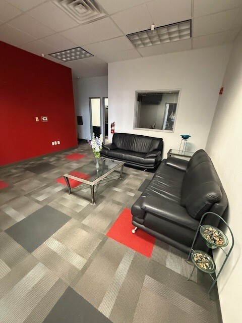 16816 N 35th Ave, Phoenix, AZ à louer Photo intérieure– Image 1 sur 2