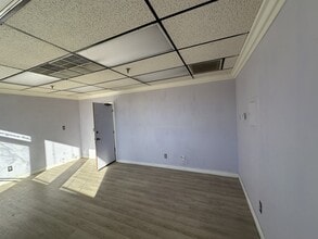 14359 Amargosa Rd, Victorville, CA à louer Photo intérieure– Image 2 sur 2