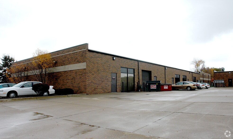 1549 Boettler Rd, Uniontown, OH à louer - Photo de l’immeuble – Image 2 sur 3