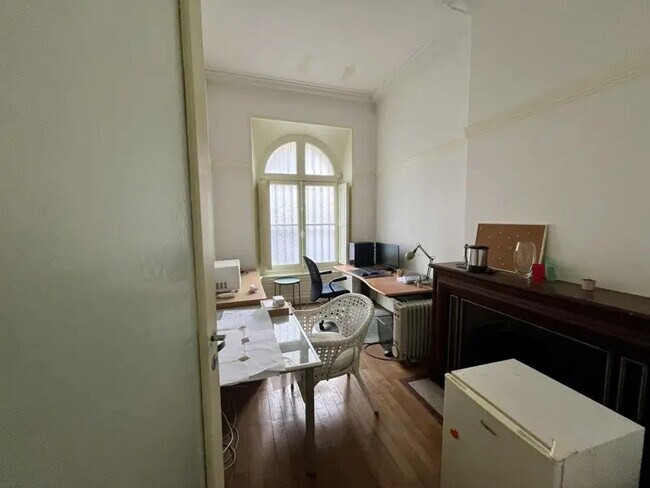 Plus de détails pour Bureau à vendre