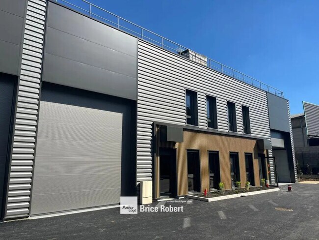 Plus de détails pour Bureau, Local d'activités à louer