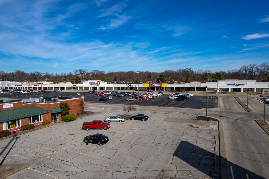 730 S Green River Rd, Evansville, IN à louer - Photo de l’immeuble – Image 3 sur 6