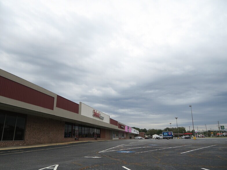 906-946 Chesterfield Hwy, Cheraw, SC à louer - Photo principale – Image 1 sur 7