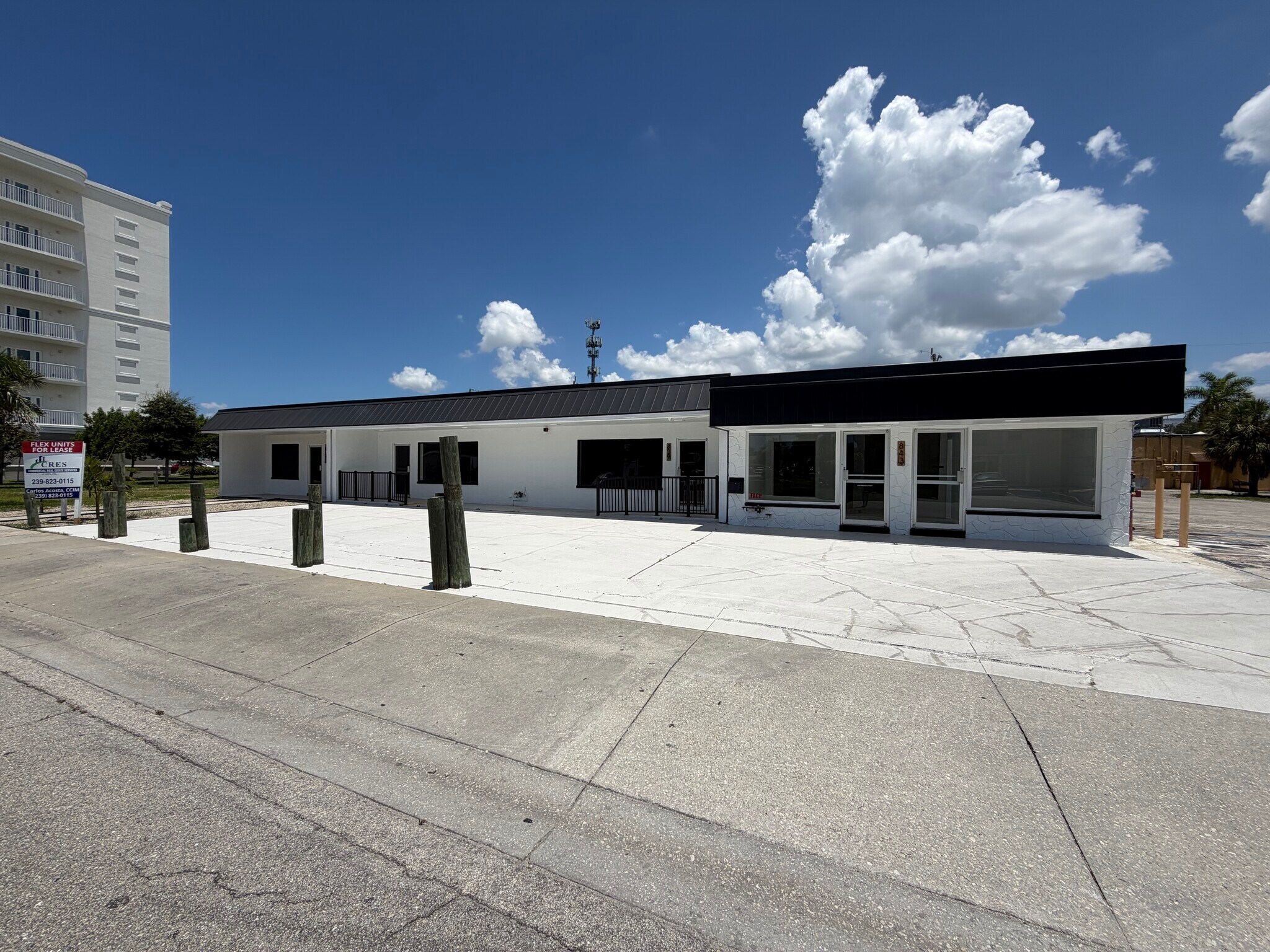 837-843 Miramar St, Cape Coral, FL à vendre Photo de l’immeuble– Image 1 sur 6