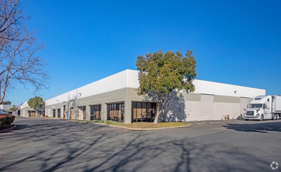 2223-2247 Commerce Pl, Hayward, CA à louer - Photo principale – Image 1 sur 6