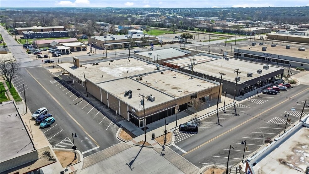 420 E Ave C, Killeen, TX à vendre - Photo principale – Image 2 sur 12