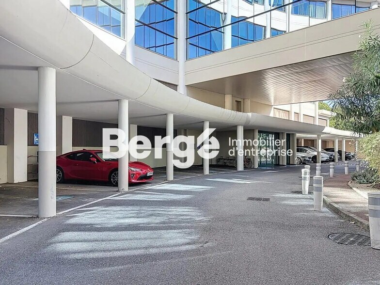 Bureau dans Valbonne à louer - Photo de l’immeuble – Image 3 sur 3