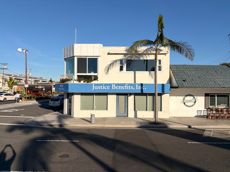 3020 Newport Blvd, Newport Beach, CA à louer - Photo de l’immeuble – Image 1 sur 3