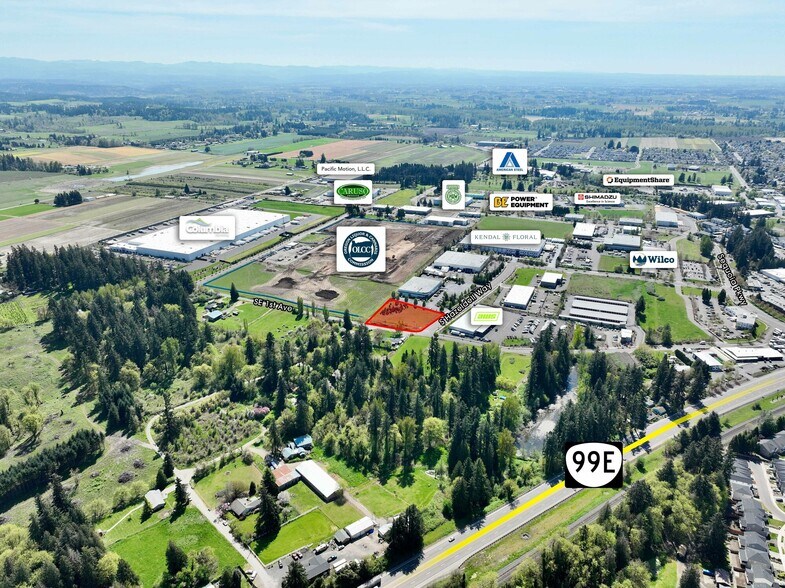105 S Hazel Dell Way, Canby, OR à vendre - Photo principale – Image 2 sur 2