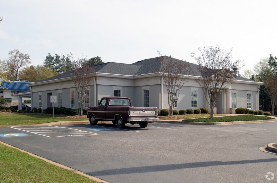 79 S Main St, Inman, SC à vendre - Photo principale – Image 1 sur 3