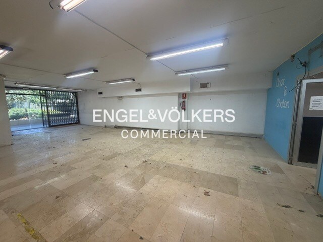 Esplugues de Llobregat, BAR 08950 - Lot 1 - - Photo intérieure - Image 2 of 17