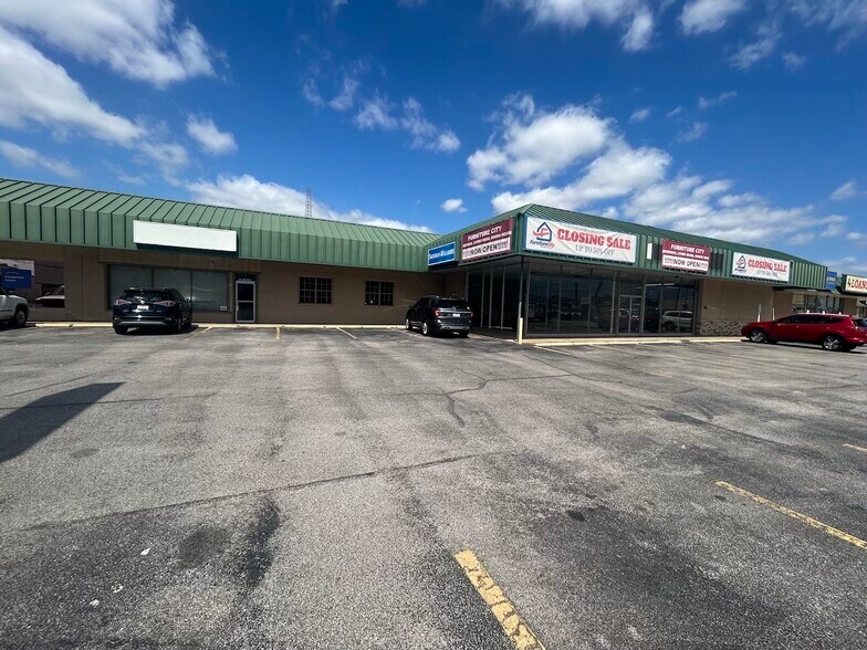 37-55 N 11th St, Beaumont, TX à louer - Photo de l’immeuble – Image 2 sur 6