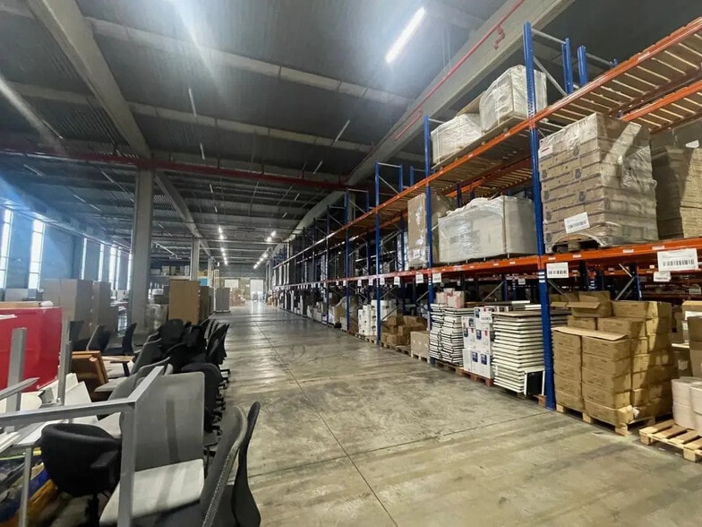 Industriel/Logistique dans Val-de-Reuil à vendre - Photo de l’immeuble – Image 2 sur 5