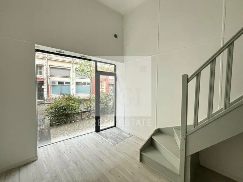Bureau dans Villeurbanne à louer - Photo de l’immeuble – Image 2 sur 11