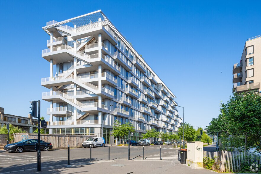 Bureau dans Saint-Denis à louer - Photo principale – Image 1 sur 3