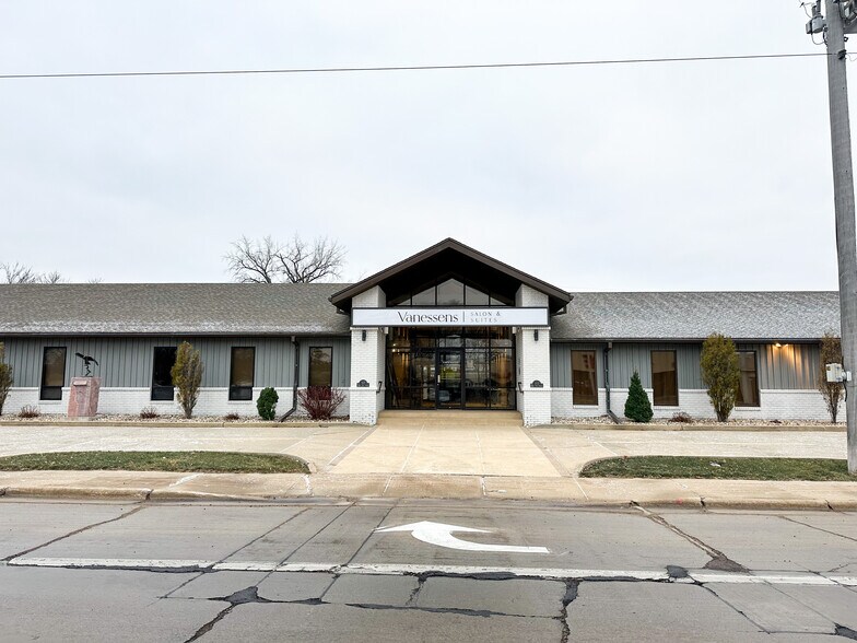 307 W 41st St, Sioux Falls, SD à louer - Photo de l’immeuble – Image 2 sur 5