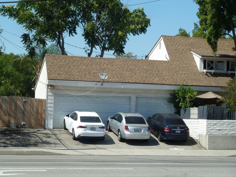 11667 Burbank Blvd, North Hollywood, CA à vendre - Photo de l’immeuble – Image 2 sur 8