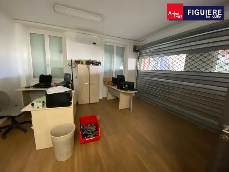 Bureau dans Salon-de-Provence à louer - Photo de l’immeuble – Image 2 sur 17