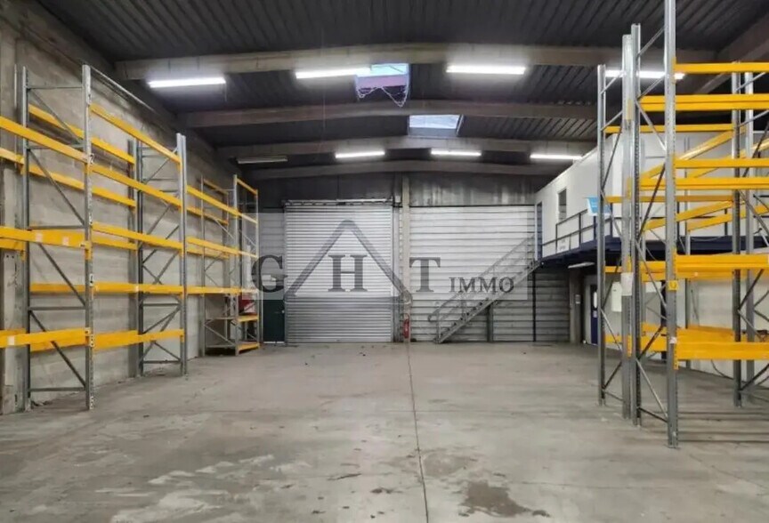 Industriel/Logistique dans Torcy à vendre - Photo de l’immeuble – Image 2 sur 16