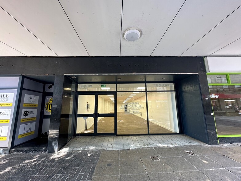 108-110 New St, Huddersfield à vendre - Photo principale – Image 1 sur 4