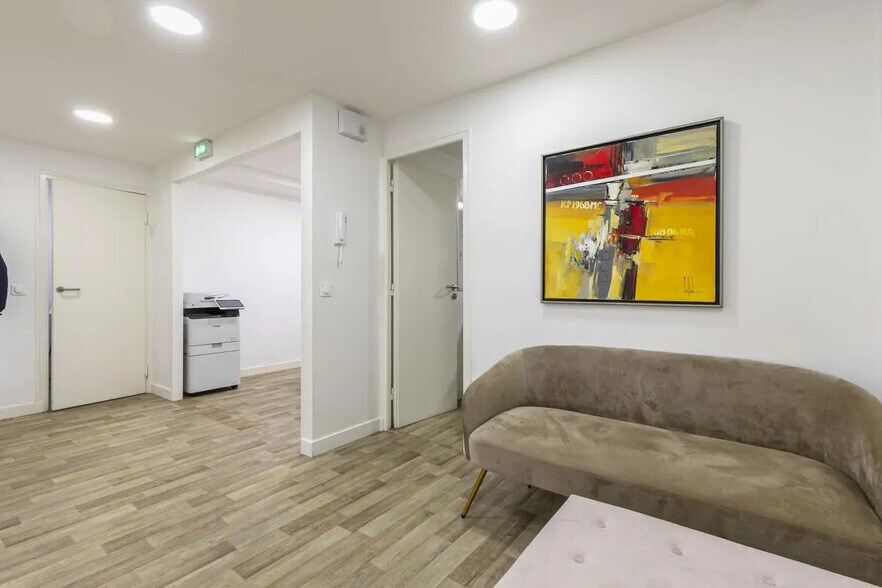 6 Rue Paul Saunière, Paris à louer - Photo intérieure – Image 2 sur 11