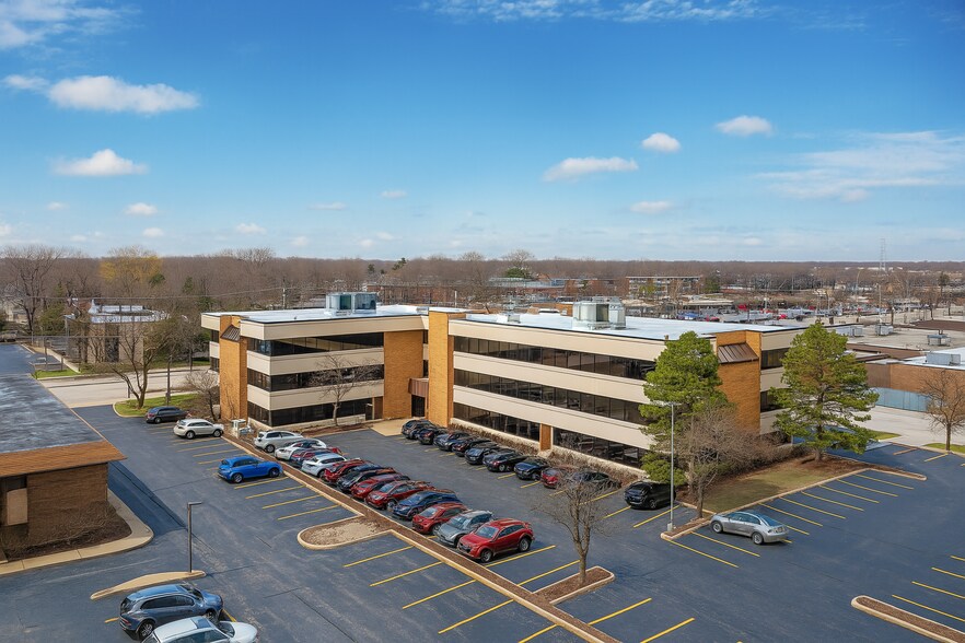 1655 N Arlington Heights Rd, Arlington Heights, IL à louer - Aérien – Image 2 sur 6