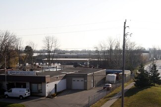 Plus de détails pour 2170 Queensway Dr, Burlington, ON - Industriel/Logistique à louer