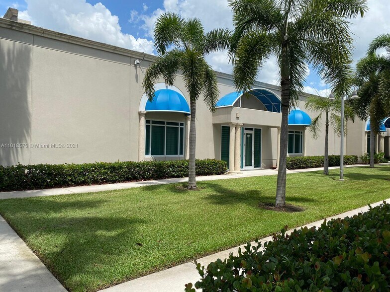 2890 W State Road 84, Fort Lauderdale, FL à vendre - Photo de l’immeuble – Image 3 sur 5