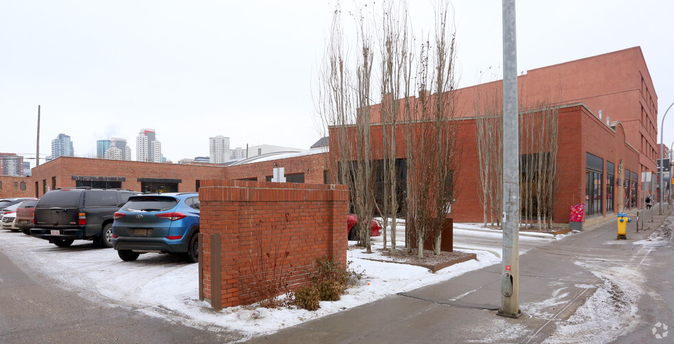 10315 109th St NW, Edmonton, AB à vendre - Photo principale – Image 2 sur 5