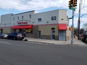 7502-7510 Rockaway Blvd, Woodhaven, NY à louer Photo de l’immeuble– Image 1 sur 3