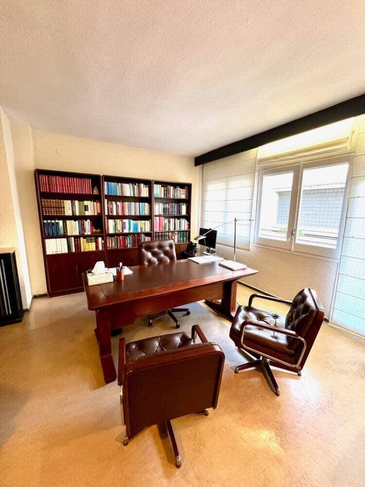 Bureau dans Sabadell, Barcelona à louer Photo intérieure– Image 1 sur 19