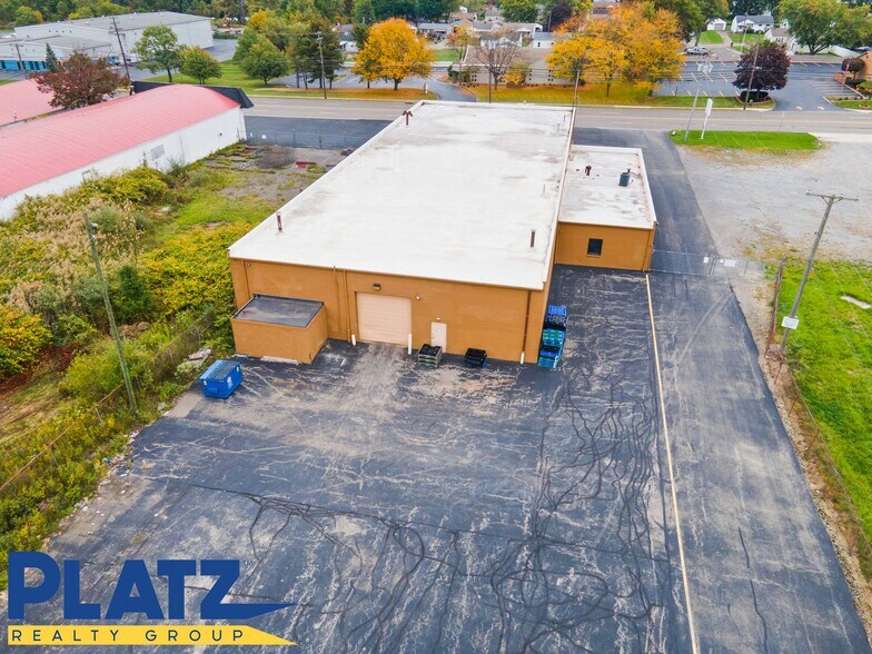 330 N Meridian Rd, Youngstown, OH à louer - Photo de l’immeuble – Image 2 sur 7