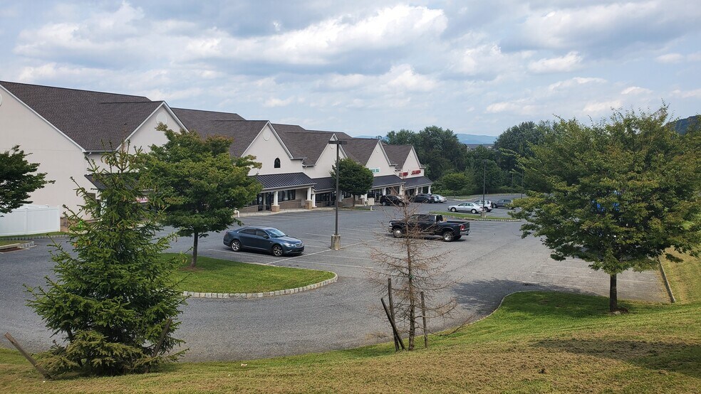 430 Cedarville Rd, Easton, PA à louer - Photo de l’immeuble – Image 3 sur 12