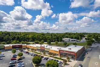 2107 Pyramid Village Blvd, Greensboro, NC - VUE AÉRIENNE  vue de carte